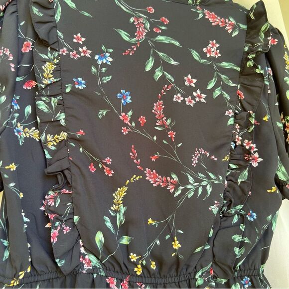 Cupcakes and Cashmere 🌺 black floral 🌺 Fully lined 🌺 excellent cond 🌺 small - Picture 6 of 9